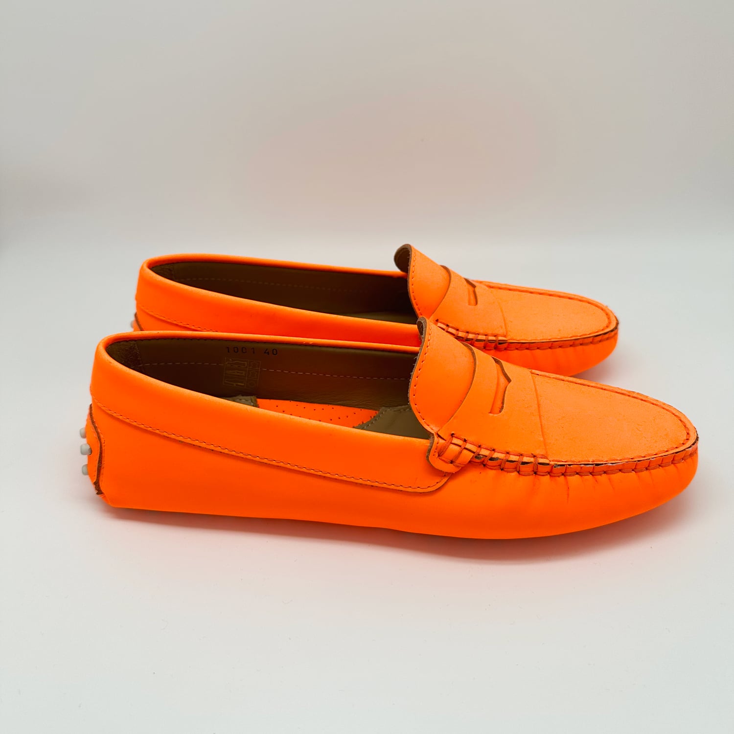 Loafers neon orange